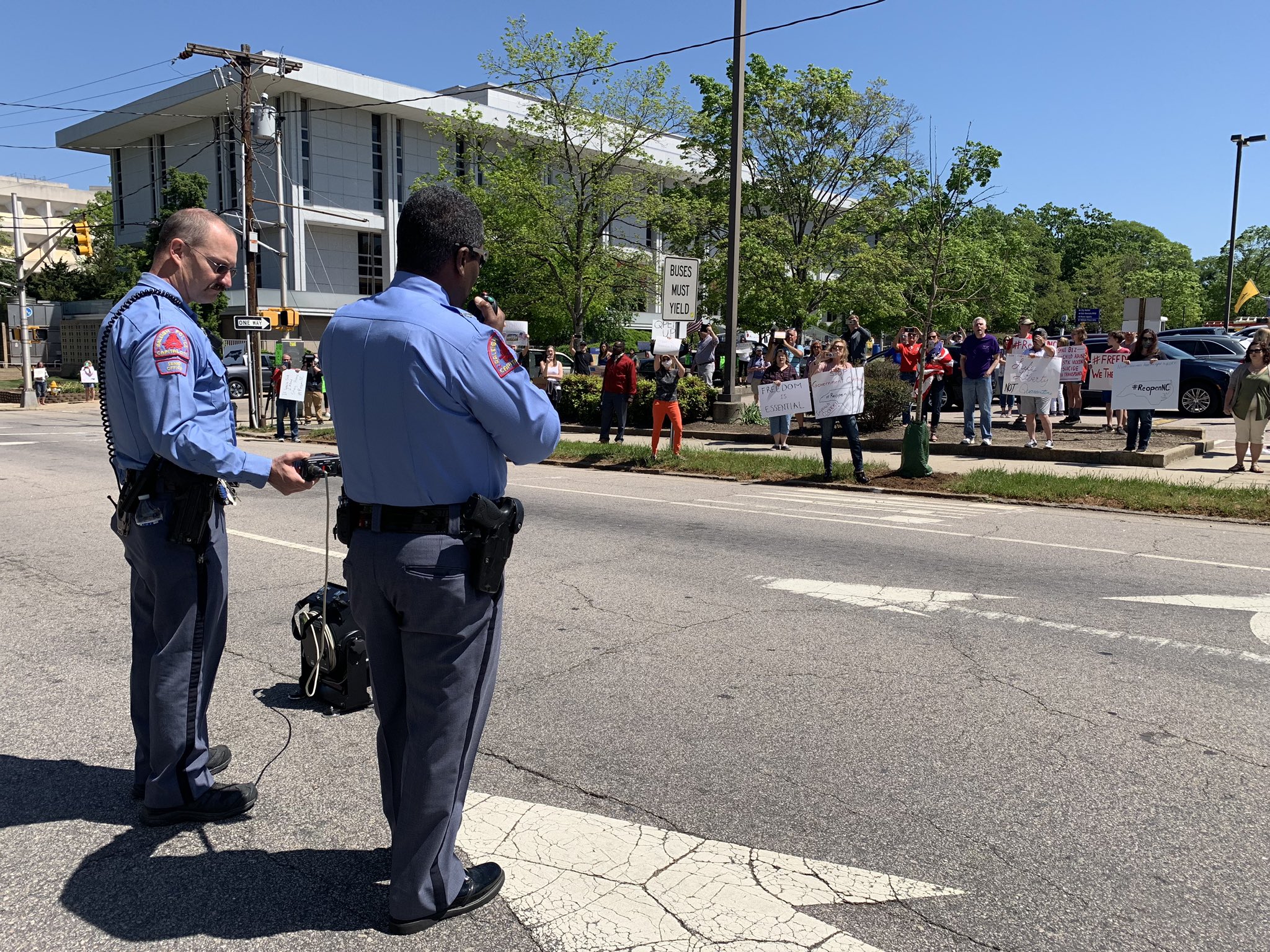 06F8AB33-6FC6-4C70-82C6-DB63AA7AA521